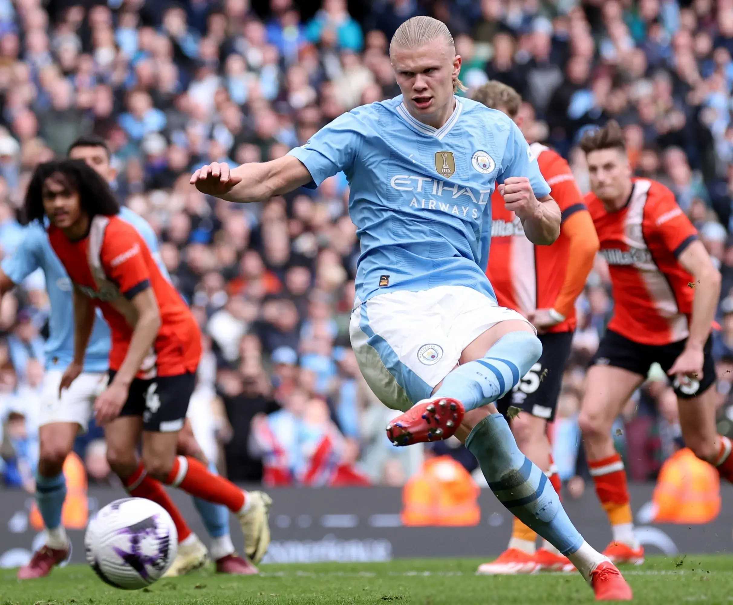 曼城球员表现出色，帮助球队取得胜利